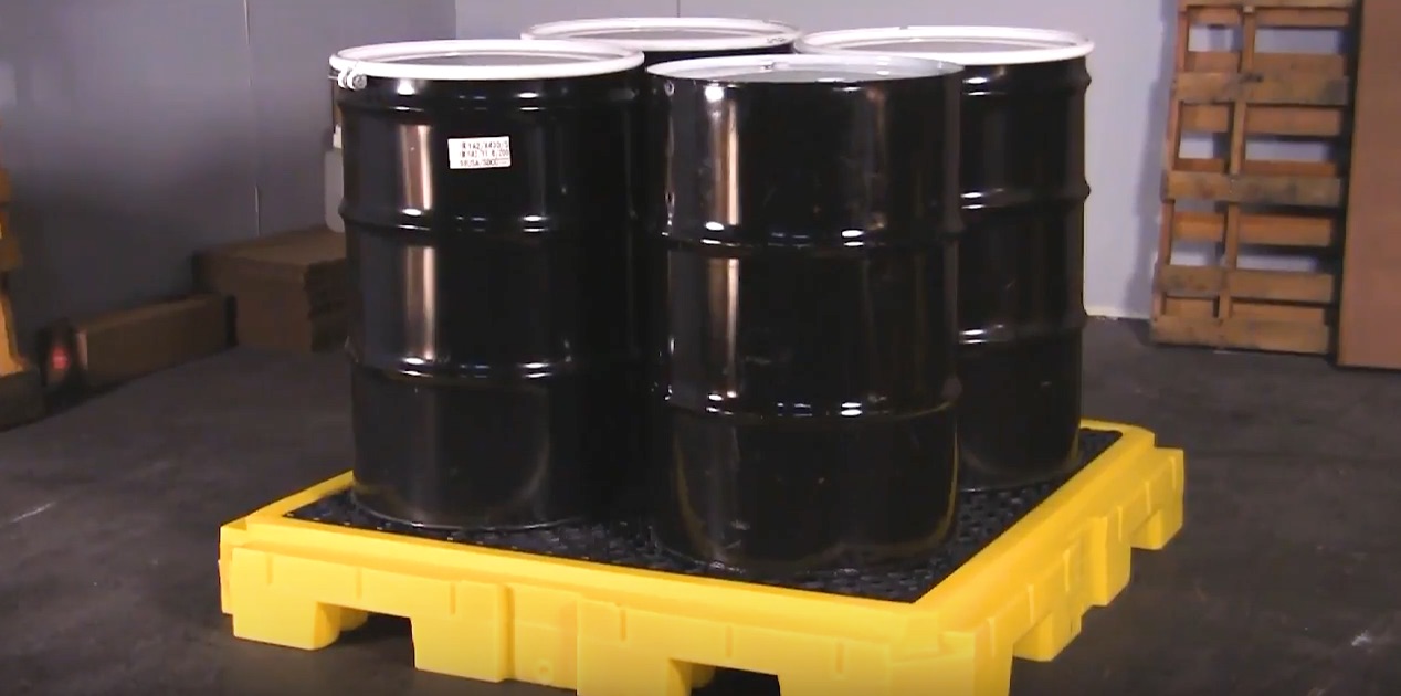Spill pallet P4 plus spill containment pallets from Saferack